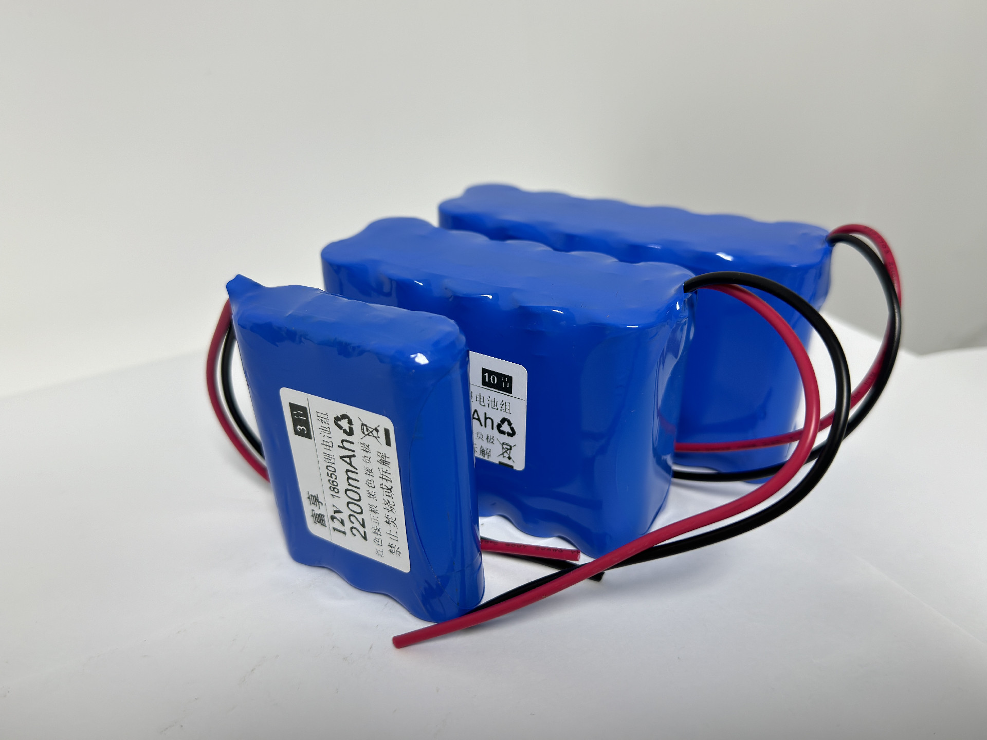 Custom lithium battery pack showing cell arrangement and output leads