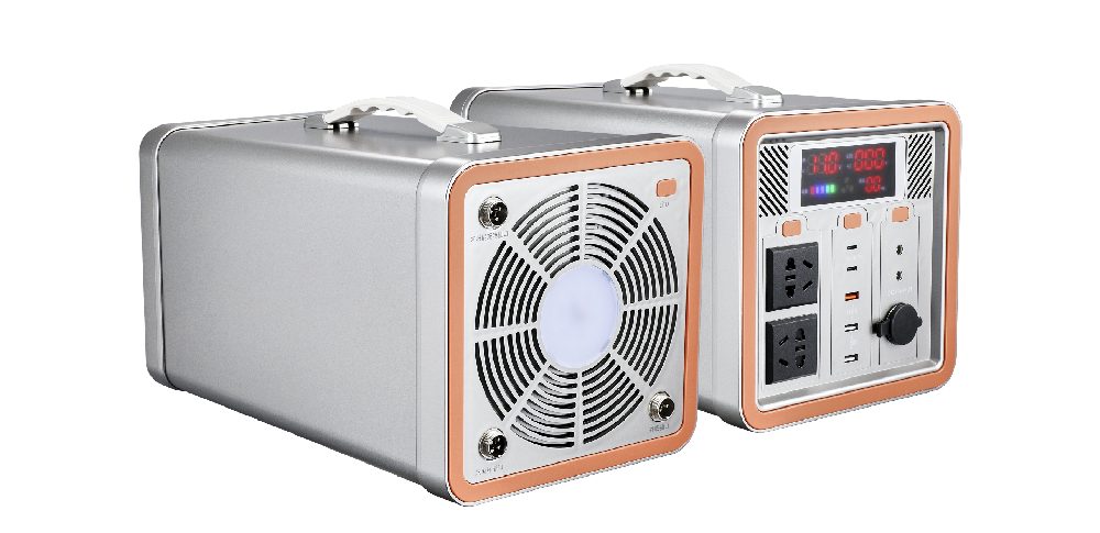 DT600 and DT600MAX portable power stations side by side